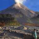 Gunung Merapi Kembali Gugurkan Lava Pijar, Aktivitas Penambangan Dan Pendakian Diminta Dihentikan