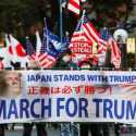 Detik-detik Lengsernya Trump, Ratusan Warga Jepang Lakukan Pawai Teriakkan Dukungan Dari Tokyo