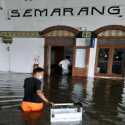 Perjalanan Kereta Api Lintas Utara terganggu Banjir Di Semarang