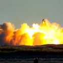 Roket SpaceX Mars Meledak Lagi Saat Mendarat Pada Ujicoba Peluncuran