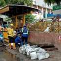 Cegah Banjir, 700 Karung Lumpur Diangkat Dari Saluran Air