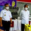 Tinjau Vaksinasi Covid-19 Di Tanah Abang, Anies Dan Jokowi Kompak Pakai Kemeja Putih