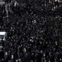 Netanyahu Tidak Berdaya Bubarkan Ribuan Orang Yang Padati Pemakaman Rabi, Khawatir Hilang Dukungan Ultra-Ortodoks?