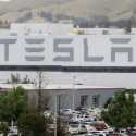Pabrik Tesla Di California Dilanda Kebakaran