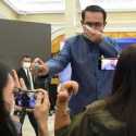 Semprot Wartawan Dengan Cairan Hand Sanitizer, PM Thailand Minta Maaf: Itu Hanya Bercanda