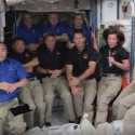 Dragon SpaceX Tiba Di ISS, 4 Astronot Bersiap Gantikan Kru Yang Akan Pulang
