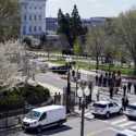 Petugas Polisi Capitol Hill Tewas Ditabrak, Joe Biden Perintahkan  Bendera Gedung Putih Diturunkan Setengah Tiang