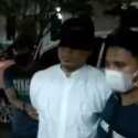 Tiba Di Rutan Polda, Mata Munarman Ditutup Kain Hitam Dan Tangan Diborgol