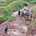 Nyawa Seorang Warga Melayang Usai Tertimbun Tebing Setinggi 30 Meter