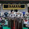 Rayakan Lebaran, Umat Muslim Uighur Xinjiang Berkumpul Di Masjid Id Kah