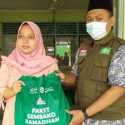 Santri Tunanetra Di Tangsel Menerima Paket Sembako Dari NU Care-Tokopedia Salam