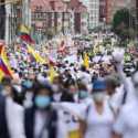 Ribuan Orang Berbaju Putih Turun Ke Jalanan Bogota, Desak Stop Protes Dan Pemblokiran Jalan