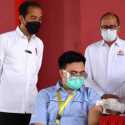 Presiden Jokowi Lihat Langsung Vaksinasi Covid-19 Gotong Royong Di Cikarang