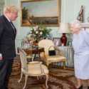 Ratu Elizabeth Bertemu Boris Johnson, Sampaikan Bahwa Menkes Hancock Adalah Pria Yang Malang