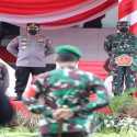 Di Dampingi Kepala BNPB, Kapolri dan Panglima TNI Ingatkan Warga Bangkalan Pentingnya 3 T Dan Pemakaian Masker