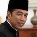 Soal Presiden Tiga Periode, Jokowi Pijakkan Kaki Kanan Dan Kiri Di Tempat Berbeda