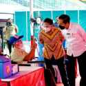Didampingi Menkes Dan RK, Presiden Jokowi Tinjau Vaksinasi Massal Di Stadion Patriot Bekasi