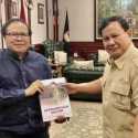 Rizal Ramli Dapat Hadiah Buku 