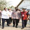 Diapit Dua Presiden Buruh, Kapolri Tinjau Vaksinasi Massal di PT Cing Luh