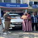 BRI Tanjung Duren Serahkan Grand Prize Mobil ke Pemenang Panen Hadiah Simpedes