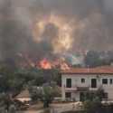 Seribu Petugas Dikerahkan untuk Bantu Memerangi Kebakaran Hutan Yunani, termasuk dari Israel dan Siprus