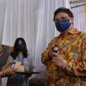 Airlangga Hartarto Beri Semangat Pasien Covid-19 di Pusat Isolasi Kabupaten Klaten