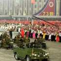 Berkumpul di Kim Il Sung Square, Warga Korut Bersorak-sorai Rayakan Hari Jadi ke-73