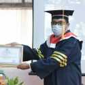 Achmad Baidowi Terima Gelar Doktor Ilmu Pemerintahan dari IPDN