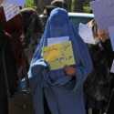 Puluhan Wanita Afghanistan Turun ke Jalan: Kami Siap Pakai Burqa Jika Anak Perempuan Diizinkan Sekolah