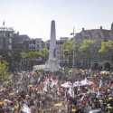 Tak Terima Aturan Pembatasan Virus Corona, Ribuan Warga Belanda Geruduk Dam Square