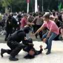 Tidak Cukup Minta Maaf, Oknum Polisi yang Banting Mahasiswa Demonstran Harus Diadili