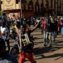 Aksi Protes Anti-Teror, Warga Burkina Faso Jarah Gedung Pemerintahan
