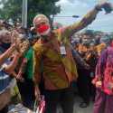 Dampingi Jokowi di Mulyorejo, Ganjar Pranowo Ingatkan Warga Pakai Masker dengan Benar