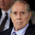 Mengenang Bob Dole, Joe Biden Perintahkan Pengibaran Bendera Setengah Tiang hingga 9 Desember