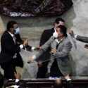 Kisruh Politik, Anggota Parlemen Honduras Berkelahi di Kongres