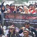 Gelar Aksi di Gedung Sate, Sekelompok Warga Sunda Desak PDIP Pecat Arteria Dahlan