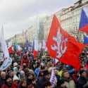 Protes di Ibukota, Warga Ceko: Pembatasan Covid-19 Seperti Neraka