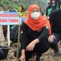 Tekan Emisi Karbon, Khofifah Ajak Masyarakat Gencarkan Nandur Mangrove
