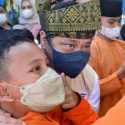 Tinjau Vaksinasi di Riau, Airlangga Perluas Cakupan Vaksinasi Anak