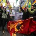 Kutuk Pelanggaran HAM Beijing, Orang-orang Tibet Bakar Bendera China