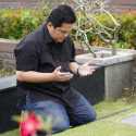 Bulan Rajab, Erick Thohir Lepas Rindu di Makam Sang Ayah