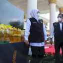 Atasi Kelangkaan, Khofifah Guyur Warga Jatim 2,7 Juta Liter Minyak Goreng