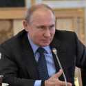 Komentator Politik AS: Rapat Umum Putin di Moskow Meniru Gaya Donald Trump
