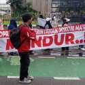KASBI dan Mahasiswa Belum Terlihat, Seratusan Emak-emak hingga Buruh Minta Jokowi Mundur di Depan DPR