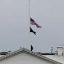 Berduka Atas Penembakan di SD Texas, AS Kibarkan Bendera Setengah Tiang