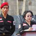 Halusinasi Jokowi Masih Berkuasa dengan Dukungan Relawan