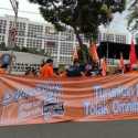 Peringatan May Day, Ratusan Buruh Geruduk KPU RI