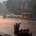 Hari Kedua Lebaran, Jakarta Diprediksi Diguyur Hujan Disertai Angin Kencang
