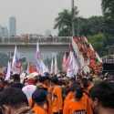 Tumpah, Massa Partai Buruh Padati Gedung DPR hingga Mengular ke JPO
