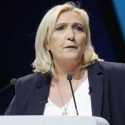 Le Pen: Jangan Biarkan Macron Memaksakan Proyek Anti-Sosialnya pada Kami